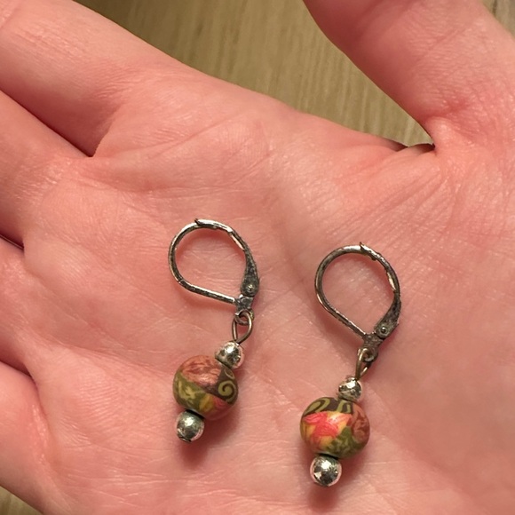 Elegant Pink and Green Dangle Earrings - Picture 2 of 2